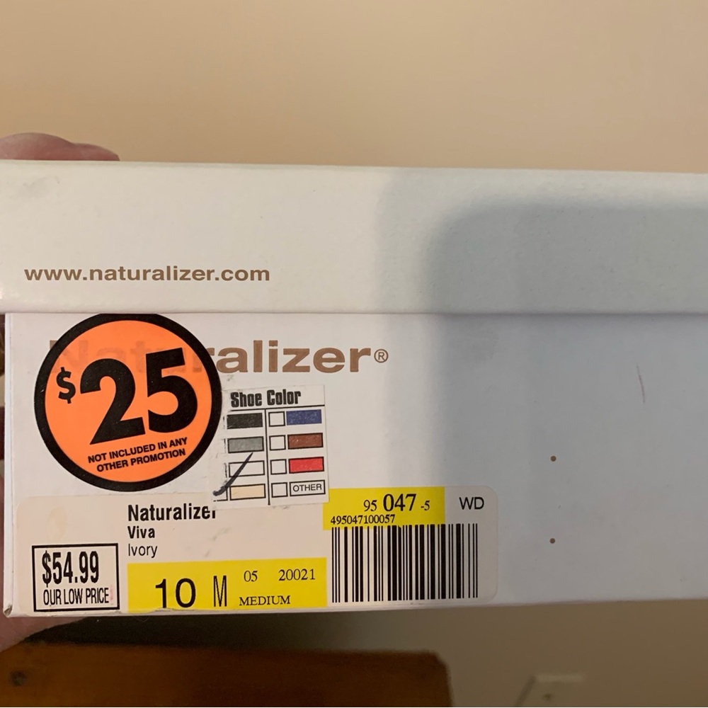 Naturalizer Cream Flats Sleek Minimalist Design - Picture 4 of 4